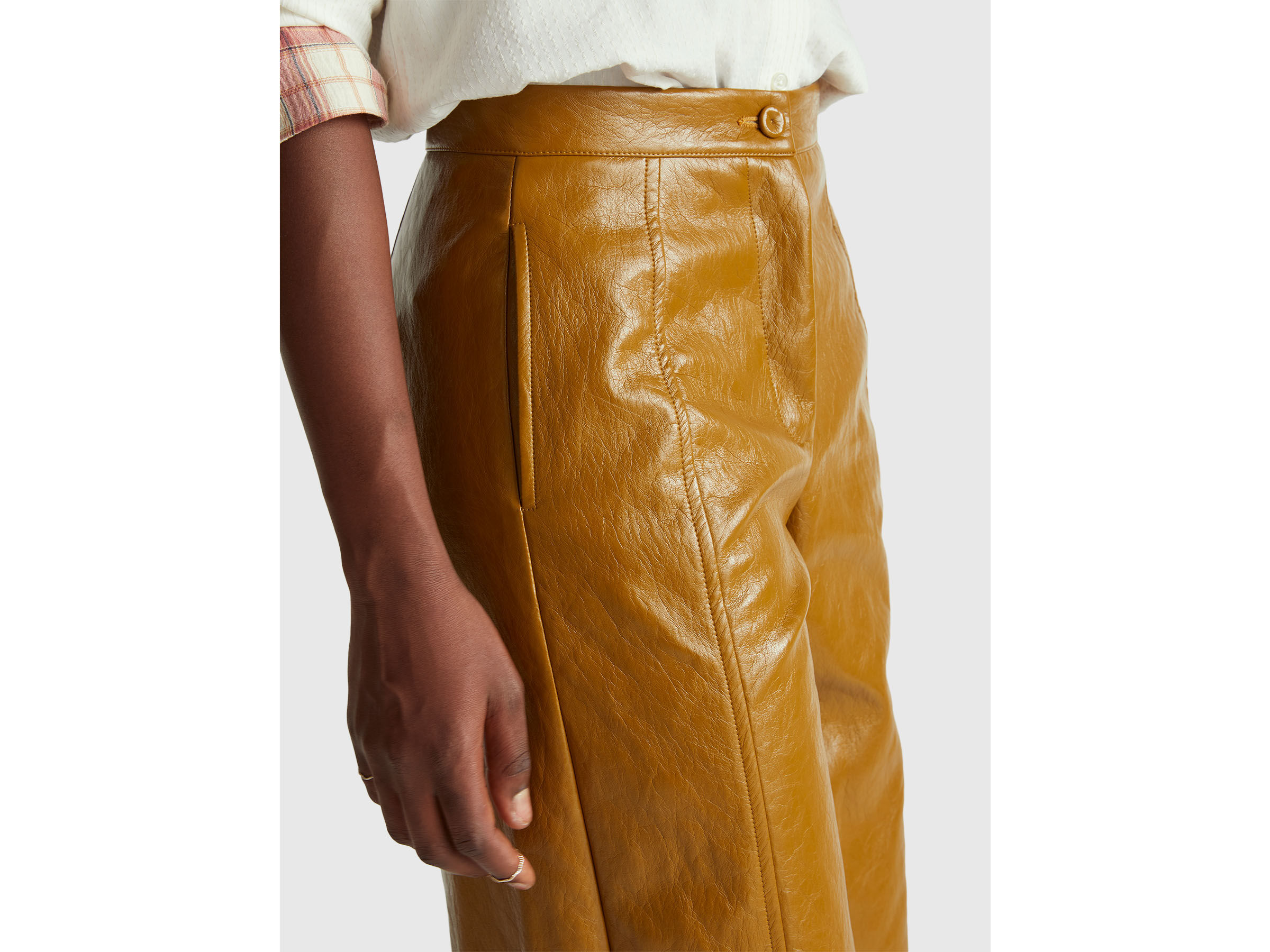 BERMUDA Women image number 4